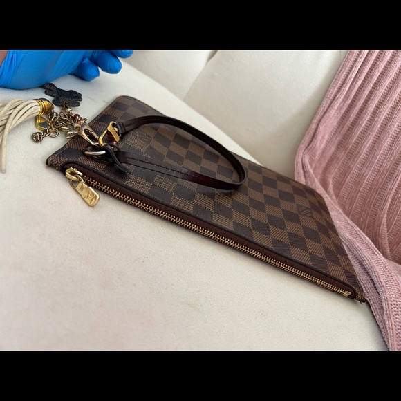 Louis Vuitton Damier Ebene Wristlet/Pouch - Picture 3 of 10